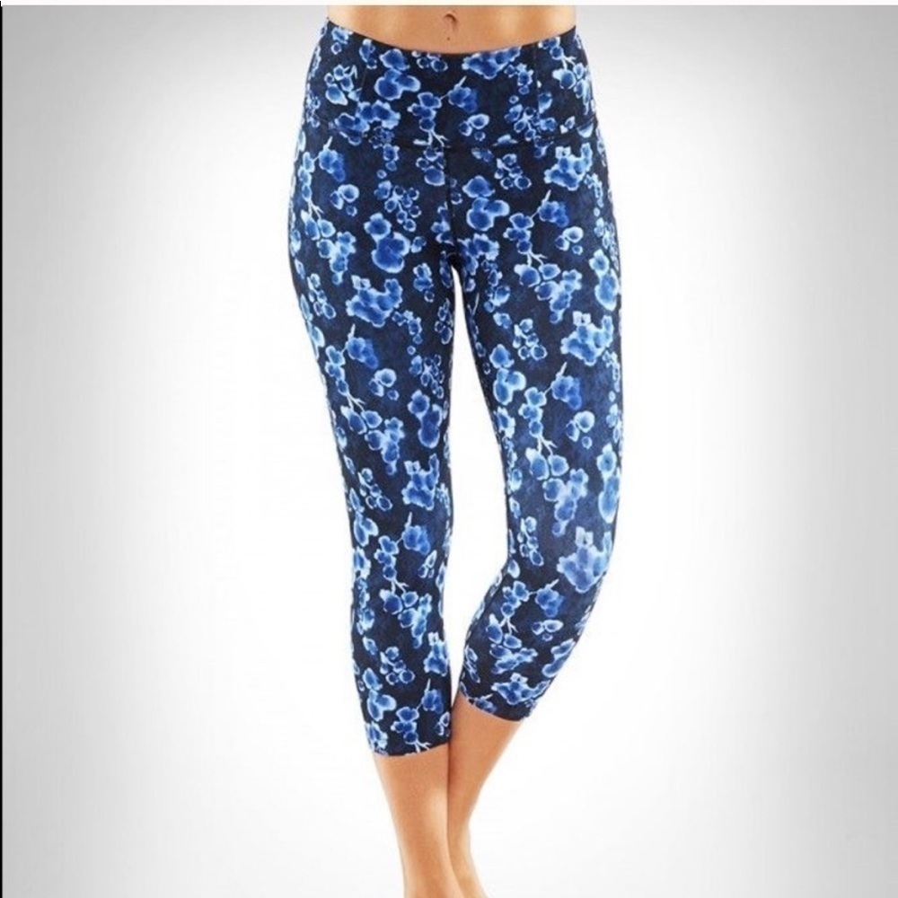 Manduka Sakura Floral Blue Print Capri Legging